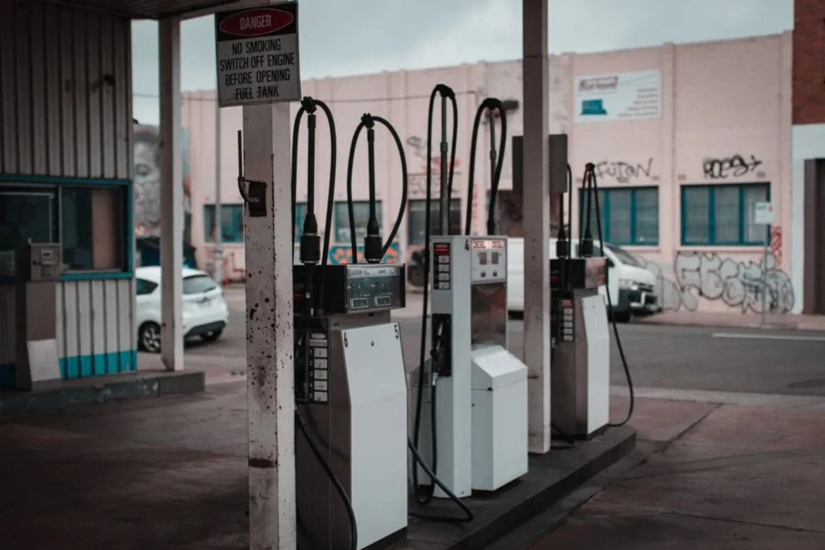 Pompe de station-service pour le premier plein d'E85 après la conversion éthanol